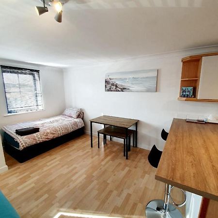 Chelmsford Town Centre Apartments With Car Parking Экстерьер фото